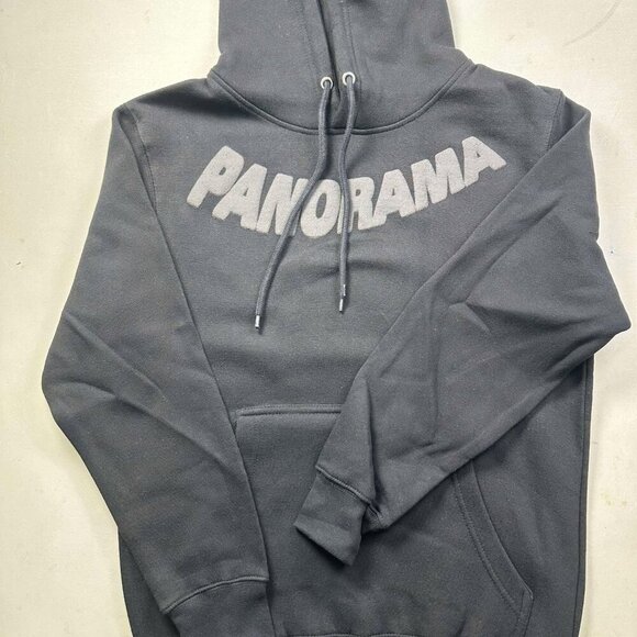 Official Hayley Kiyoko Tour Merch Panorama Black Hoodie Size Small Rare NEW - Picture 1 of 3